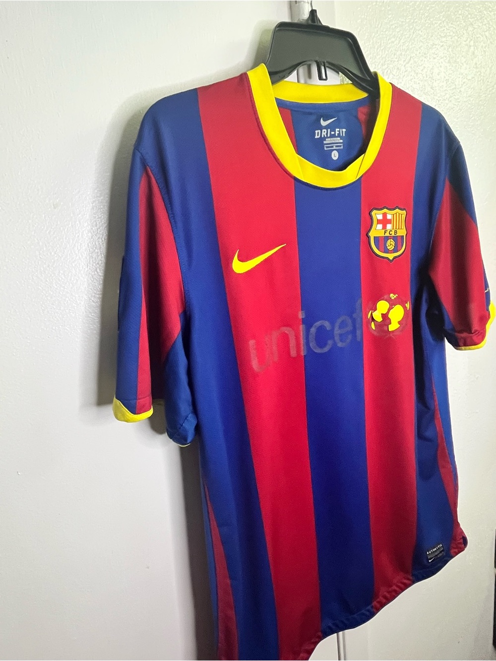 Nike FC Barcelona 2010/2011 Home Jersey Size L - Picture 5 of 6